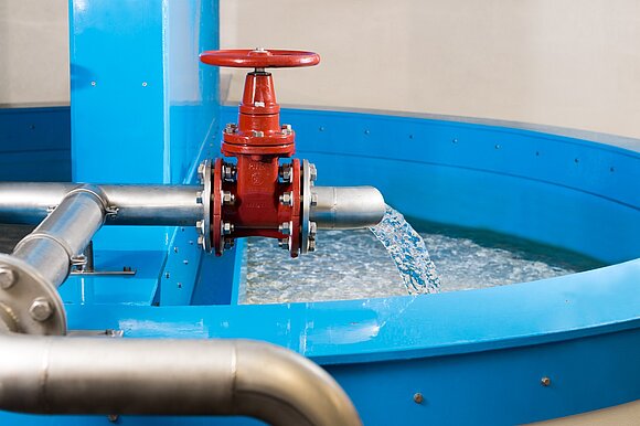 Schwarzkopf-Website Wasserbecken Ventil
