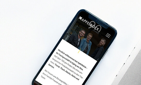 Mobile Ansicht der Startseite der Apfelböck Website