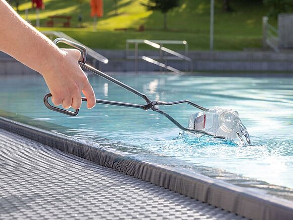 Lafuwa-Foto Wasserproben Entnahme